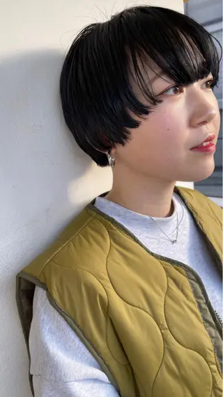 ショート カラー 💓パーマ，💗 レイヤーカットのヘアスタイル