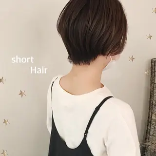 ショート カラー 市川 千夏のヘアスタイル