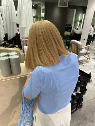 ミディアム hitomi 〜カラーモデル〜のヘアスタイル