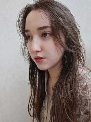 ロング ホリウチ ユキエのヘアスタイル