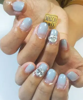 セミロング ヘアアレンジ パーマ ネイル キッズ マツエク・マツパ 荒木 莉奈のネイルデザイン
