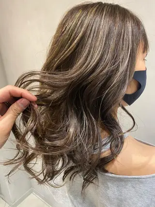 セミロング カラー ヘアアレンジ 渡辺　亮/ 白髪ぼかし/髪質改善のヘアスタイル