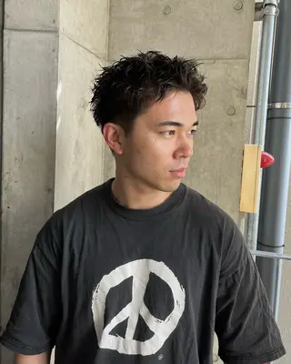 ショート パーマ メンズ 宮崎 恵多のヘアスタイル