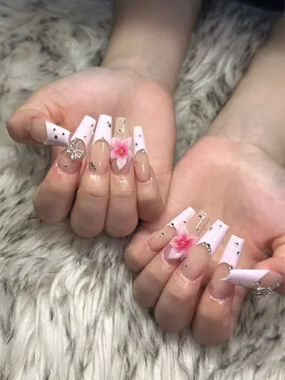 ネイル NAI L★ AYANOのネイルデザイン