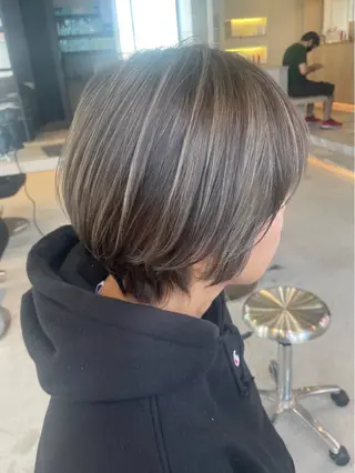 ショート カラー AKI 🐉のヘアスタイル