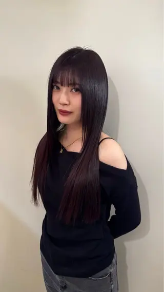 カラー ピエドプール NINAのヘアスタイル