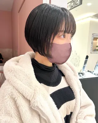 ショート カラー ヘアアレンジ 🌷ボブ/髪質改善 ストレートのヘアスタイル