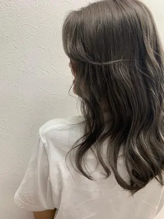 セミロング カラー 齋藤 みさきのヘアスタイル