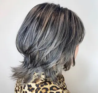 ミディアム カラー デザインカラーウルフ 宙也のヘアスタイル