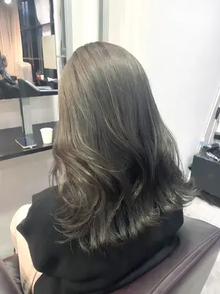 セミロング カラー Steelo  渋谷所属・✴︎赤み除去カラー daichi✴︎のヘアスタイル