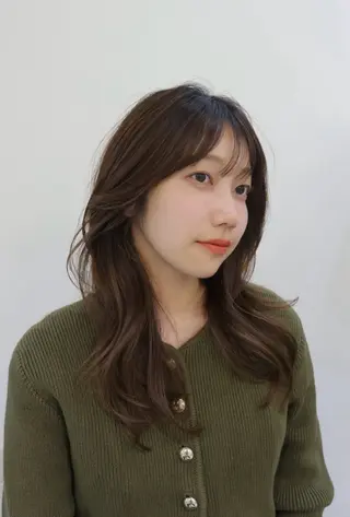 ロング 山下 凪澄のヘアスタイル