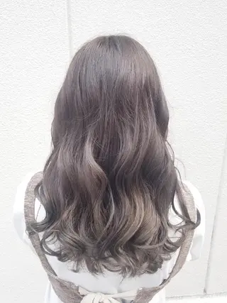 カラー セミロング 三上 晃一のヘアスタイル