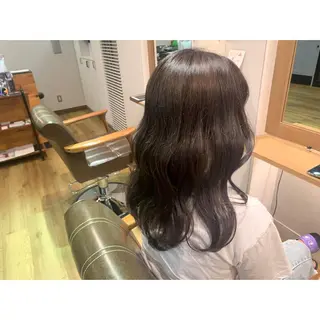ロング カラー ツキダテ ユイのヘアスタイル