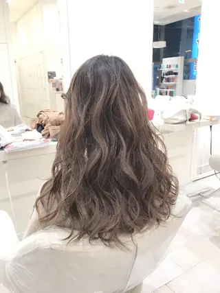 ロング Aimer 千夏のヘアスタイル