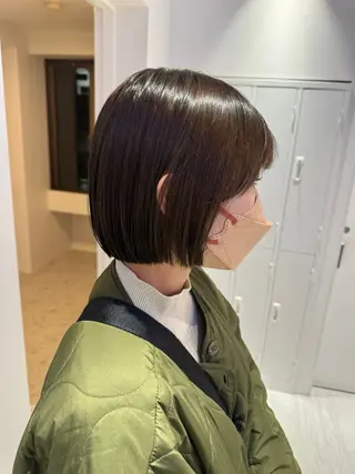 ショート カラー Ami/艶カラー/ レイヤー/ハイトーンのヘアスタイル