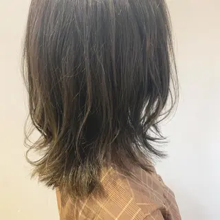 ミディアム カラー 【Uneユヌ】菊地 春那のヘアスタイル