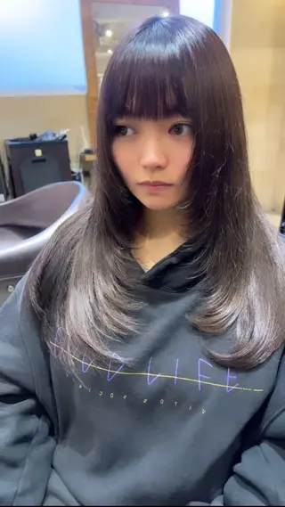 セミロング カラー レイヤー×艶髪特化 マネージャー安藤光司のヘアスタイル