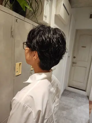 ショート パーマ 井川和哉 ハイトーン／透明感のヘアスタイル