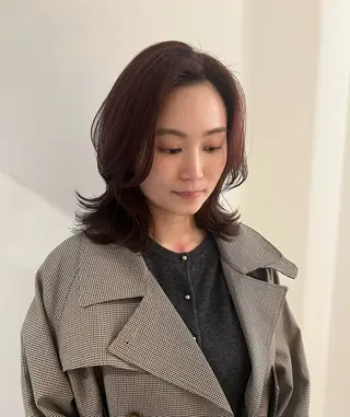 ミディアム カラー 工藤 梨花のヘアスタイル
