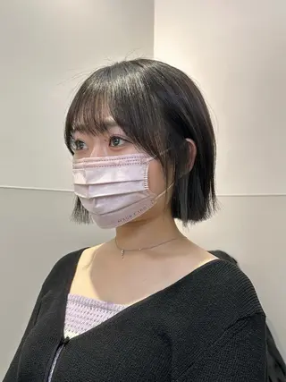 ショート カラー パーマ ヘアアレンジ メンズ キッズ ネイル マツエク・マツパ アイブロウ 切りっぱなしヘアボブ ミディアムヘアRYOのヘアスタイル
