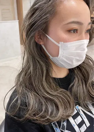 ロング カラー DEAN ISLA 大人レイヤーカットのヘアスタイル