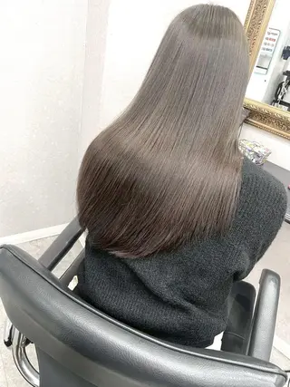 ロング カラー N゜jillva ナンバージルバのヘアスタイル