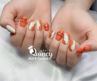 セミロング Quincy ネイル&アイラッシュのマツエク・マツパデザイン