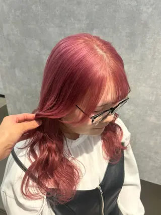 セミロング 🌐NATSUMI 🌐【寒色カラー】のヘアスタイル