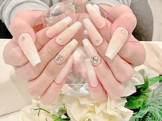 ネイル Briller Cadeau　〜ブリエカドー〜所属・BC TAKAOKAのネイルデザイン