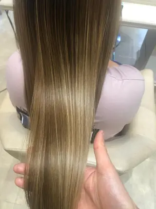 ロング izumi （いずみ）のヘアスタイル