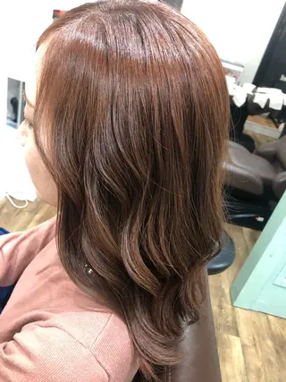 ミディアム カラー 堀谷 彩花のヘアスタイル
