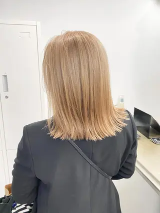 ミディアム カラー 似合わせベージュ 🍯ayumi🍯のヘアスタイル