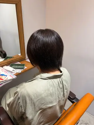 ショート カラー 赤塚 美月のヘアスタイル
