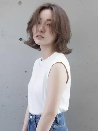 ミディアム ヘアサロンM渋谷 カットカラーブリーチのヘアスタイル