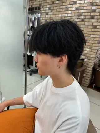 メンズ メンズ特化シャドウパ ーマラウンドマッシュのヘアスタイル