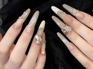 ネイル VIVIAN リサのネイルデザイン