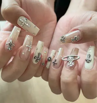 ネイル D-BEAUTY Nailsalonのネイルデザイン