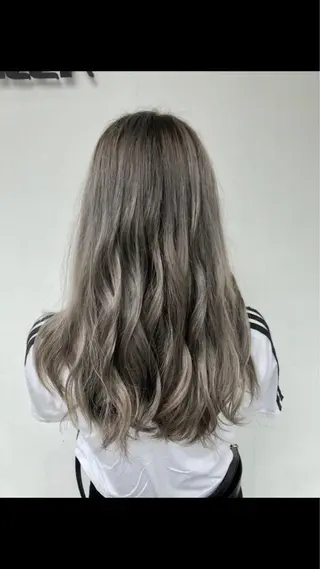 ロング カラー 東條 克義のヘアスタイル