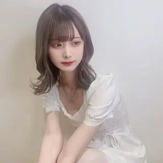 セミロング 美髪/髪質改善 縮毛矯正/透けカラーのヘアスタイル
