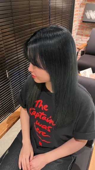 セミロング カラー 田中 美月のヘアスタイル