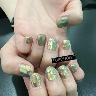 ネイル 個性派ネイルサロン 💅🏼ターコイズのネイルデザイン