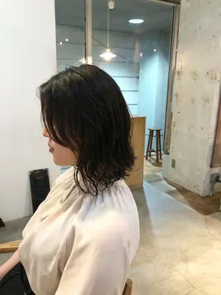 ミディアム パーマ 竹内 絢香のヘアスタイル