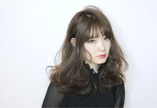 ミディアム カラー パーマ ヘアアレンジ トレンドヘア🩶 艶髪🩶yoshiのヘアスタイル