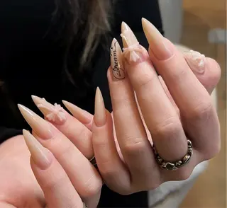 ネイル Pure&Rich Nailのネイルデザイン