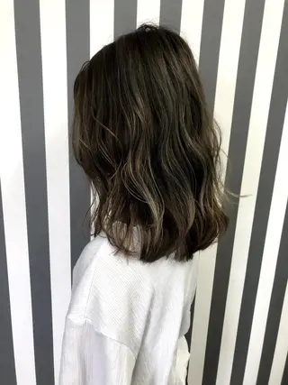 セミロング カラー 田中 真理のヘアスタイル