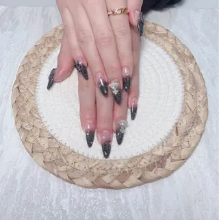 ネイル uu ネイルサロン関内🌼のネイルデザイン