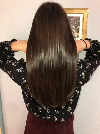 ロング 髪質改善　縮毛の達人 矢井由真のヘアスタイル