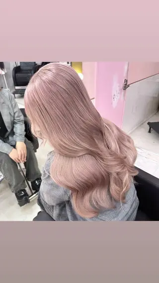 ロング カラー 2次元カラー/ ブリーチMANATOのヘアスタイル