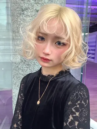 カラー ロング 天神大名/ブリーチ 鶴岡和幸/ハイトーンのヘアスタイル