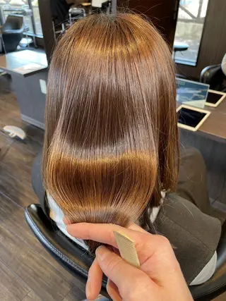 ミディアム 臼井 美羽のヘアスタイル